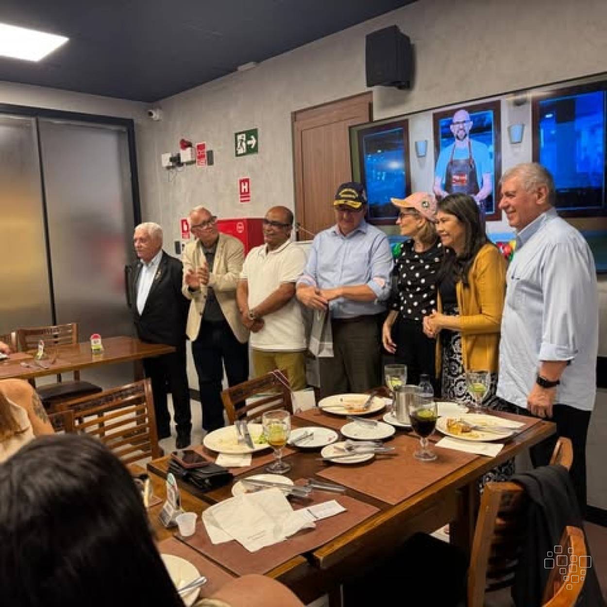Participantes da recepção ao novo comandante do 2º Distrito Naval reunidos em Aracaju
