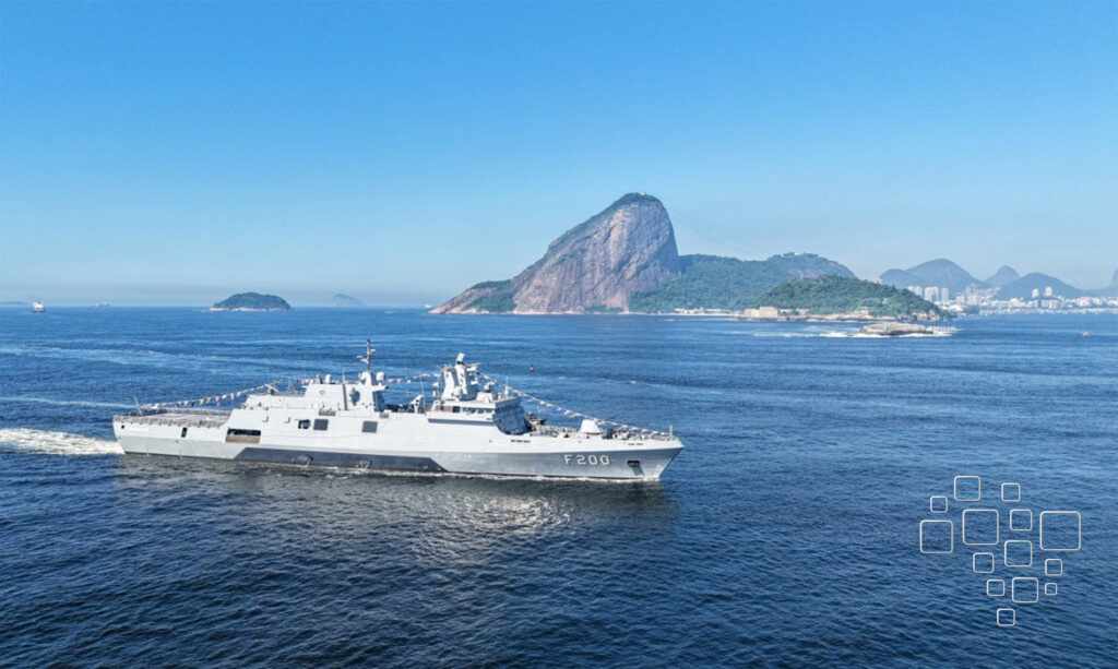 Fragata Tamandaré na Baía de Guanabara, em imagem que acompanha a reportagem sobre o retorno da campanha